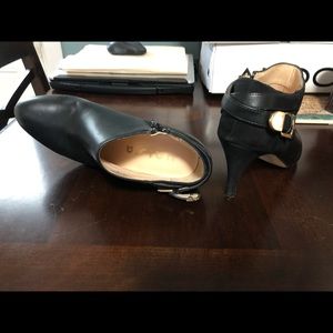 Unisa Ankle Booties